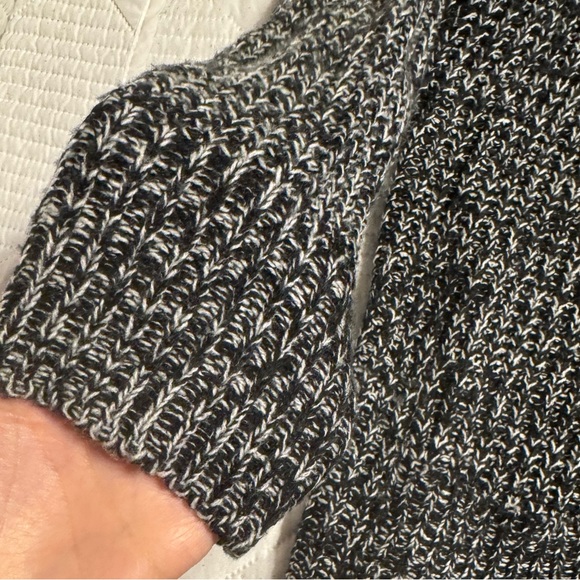 Takeout women’s knit cardigan size large - Picture 3 of 6